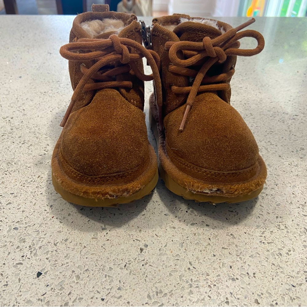 UGG boots - Picture 3 of 3